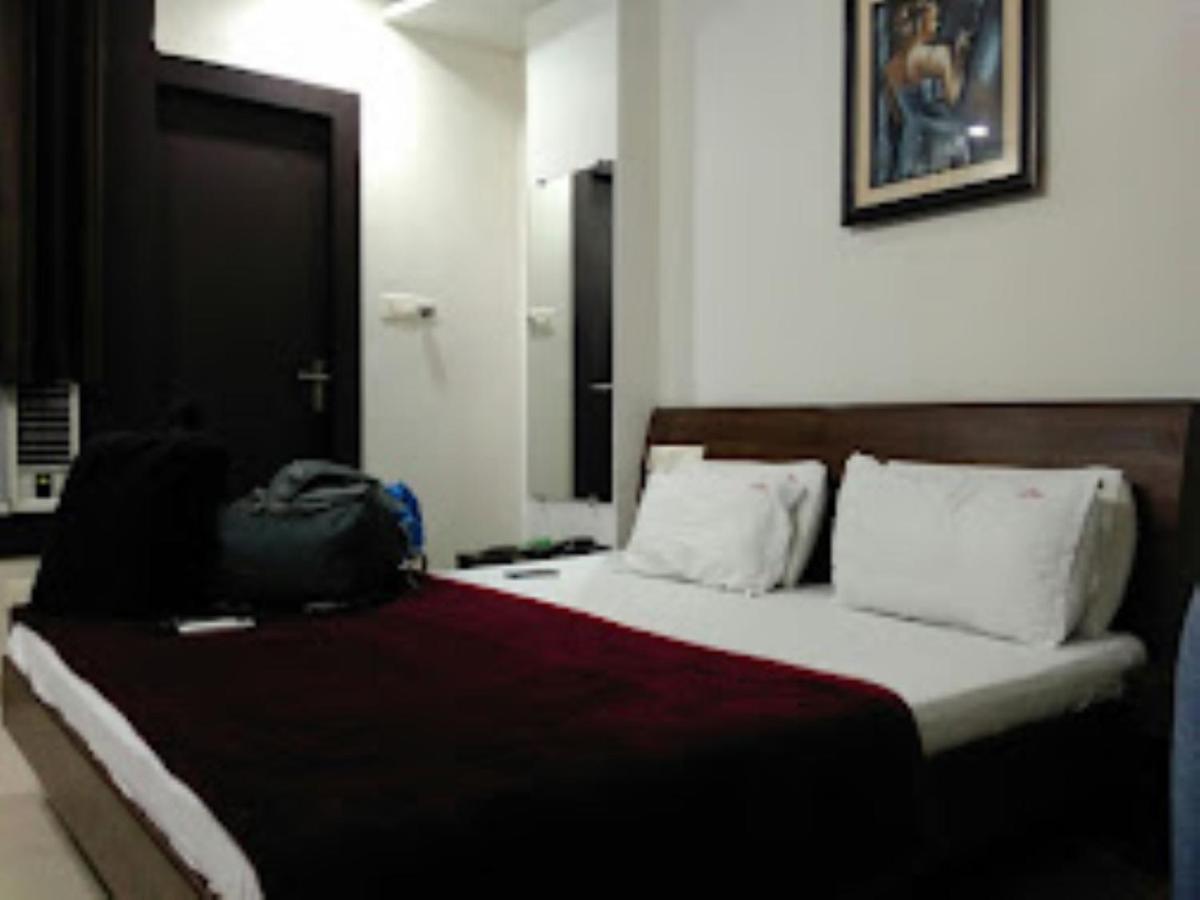 Hotel Aditya Residency Бопал Екстериор снимка