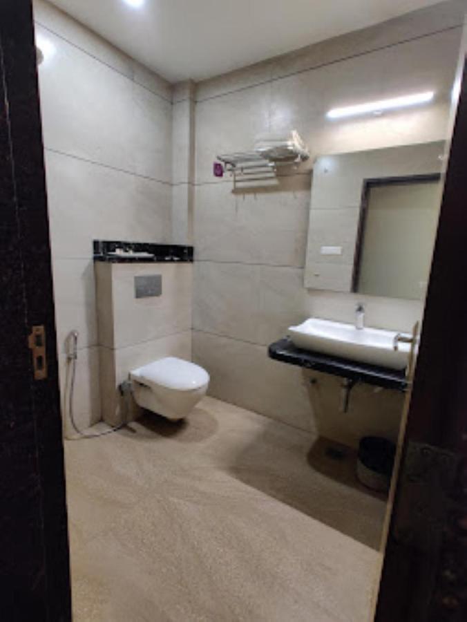 Hotel Aditya Residency Бопал Екстериор снимка